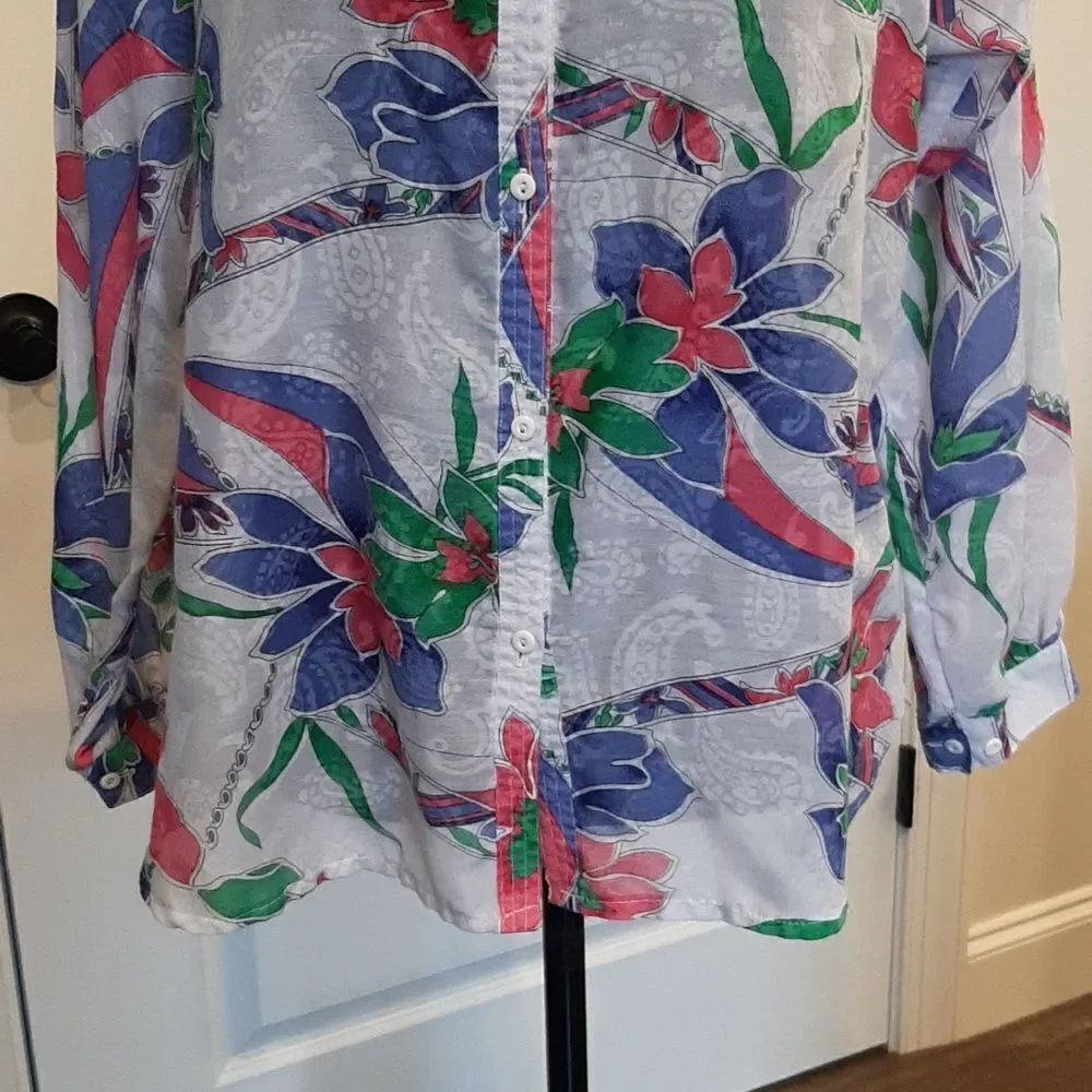 Floral Lightweight Button-Up Blouse - Picture 3 of 9